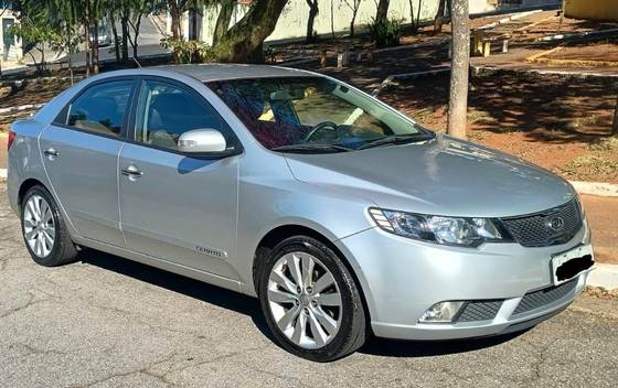 KIA CERATO 1.6 SX2 16V GASOLINA 4P MANUAL